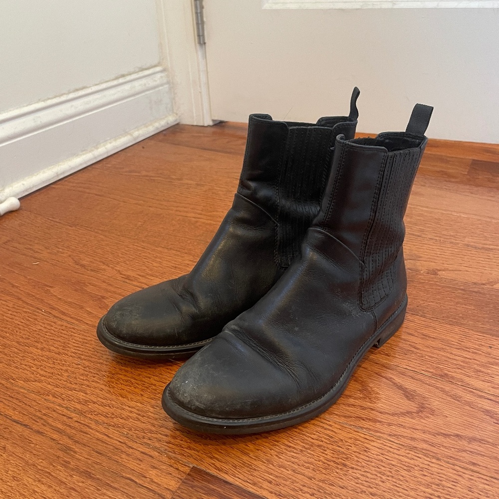 Vagabond Black Chelsea-Style Boots